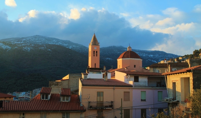 bolotana-panorama-montagna-innevata.jpg